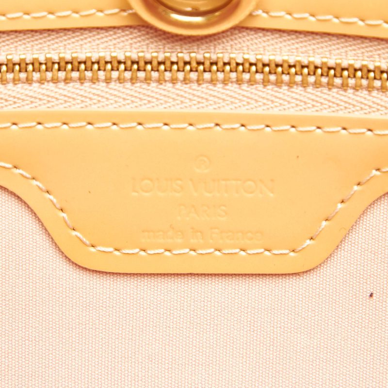 Louis Vuitton Vernis Wilshire PM (SHG-32142) - Image 6