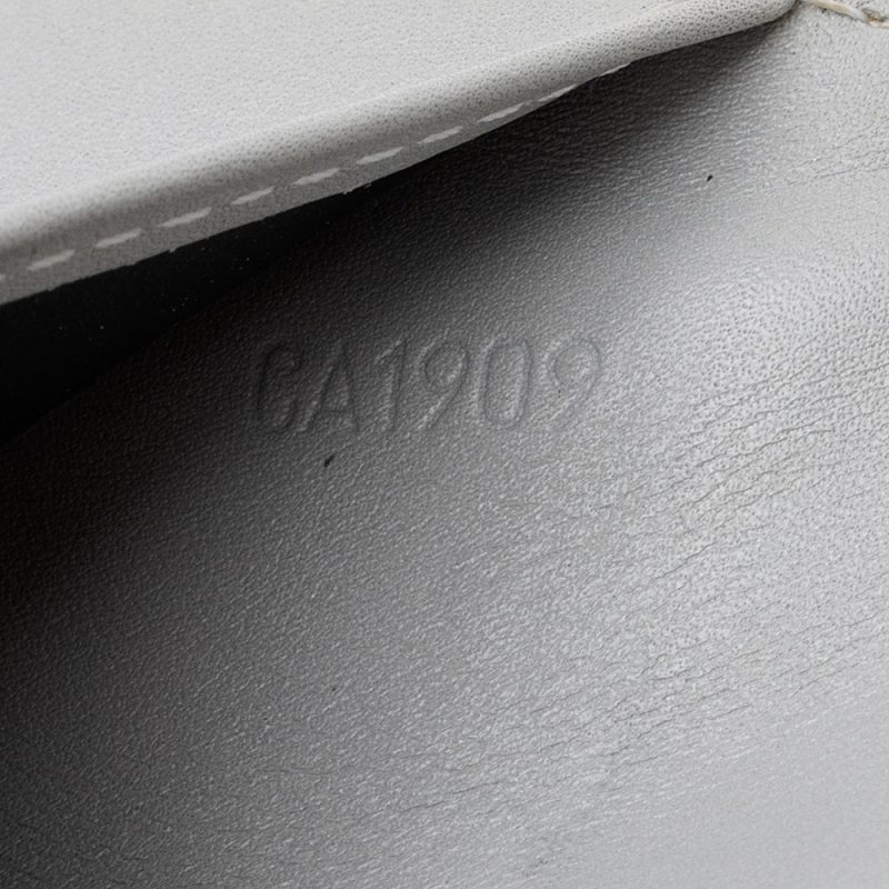Louis Vuitton Vintage Cyber Epi Leather Millennium Day Meets Night Small Agenda Cover - FINAL SALE (SHF-18192) - Image 3