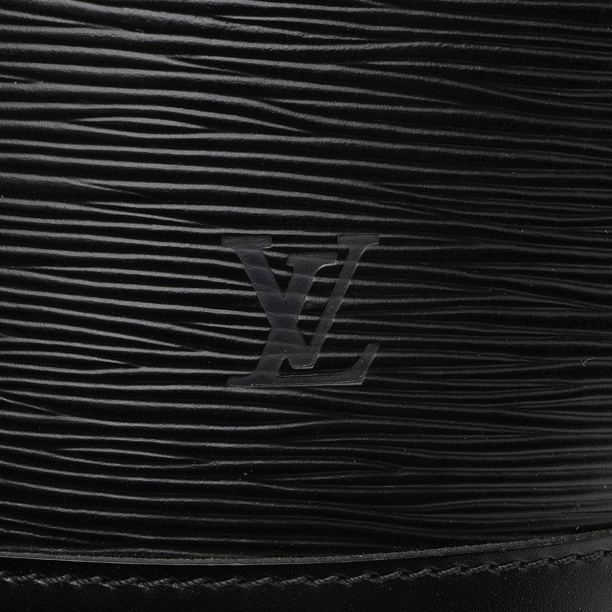 Louis Vuitton Vintage Epi Leather Cluny Shoulder Bag (SHF-d5Ik95) - Image 9