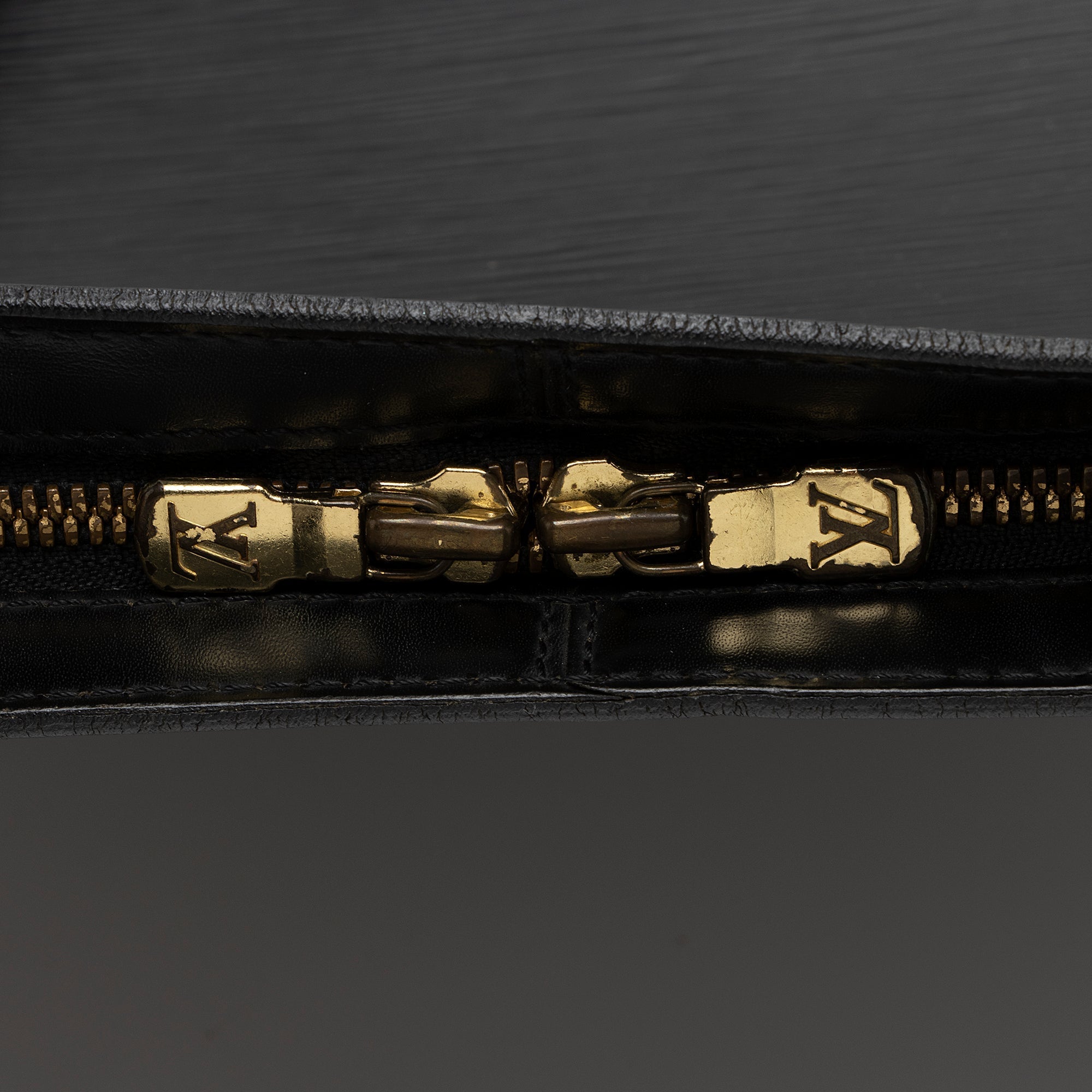 Louis Vuitton Vintage Epi Leather Lussac Tote (SHF-yuM2Ln) - Image 8