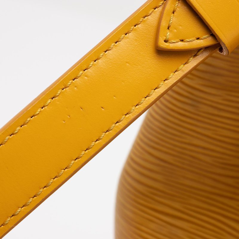 Louis Vuitton Vintage Epi Leather Noe Shoulder Bag (SHF-9zaWe9) - Image 9