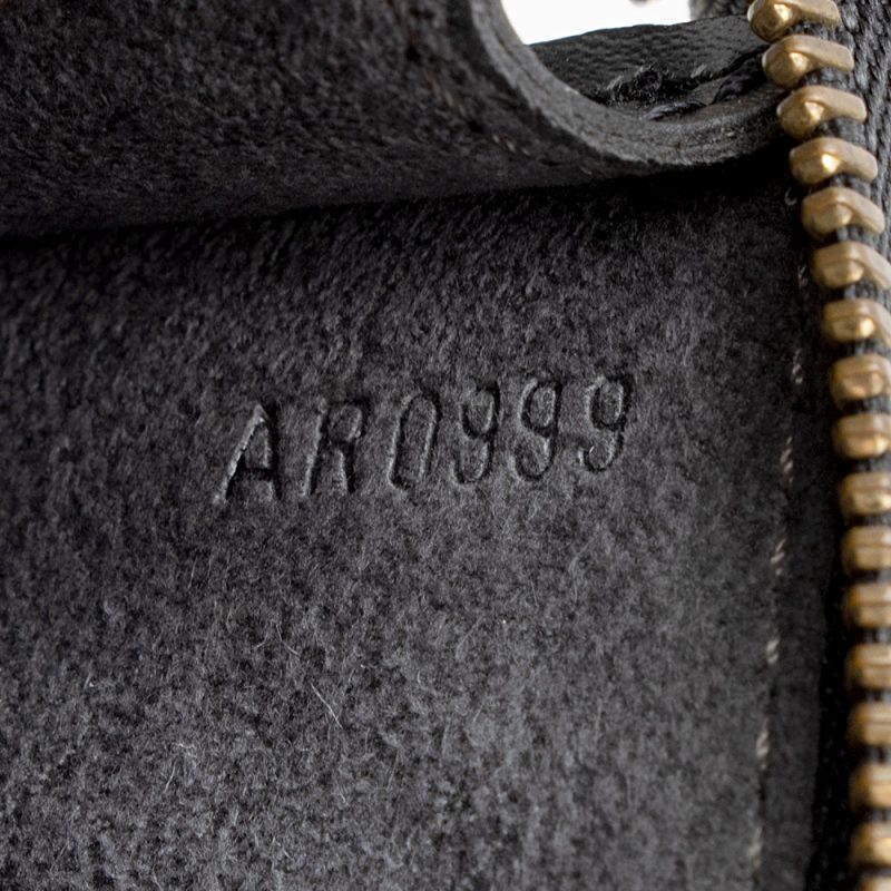 Louis Vuitton Vintage Epi Leather Pochette Accessoires (SHF-20454) - Image 5