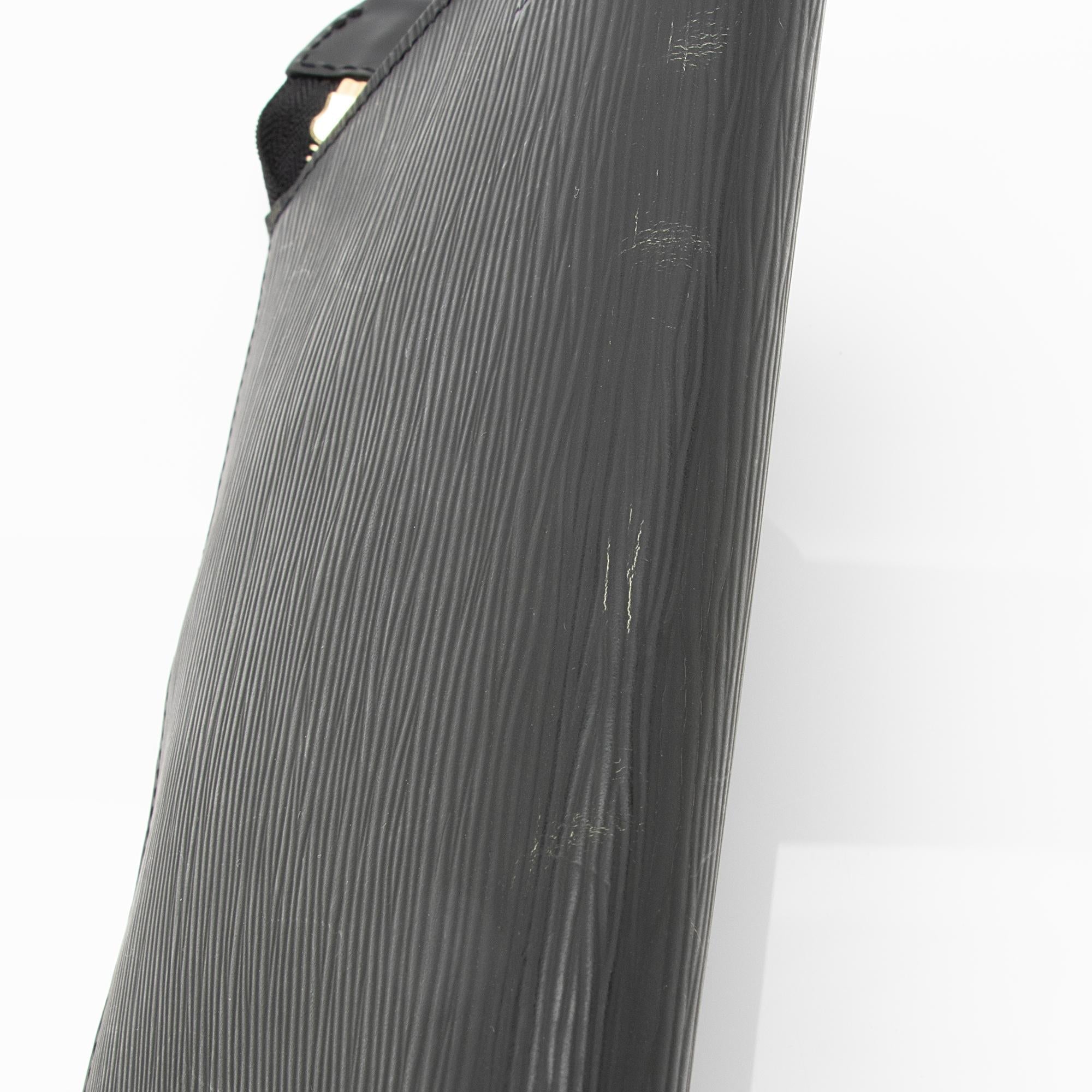 Louis Vuitton Vintage Epi Leather Pochette Accessoires (SHF-23066) - Image 8