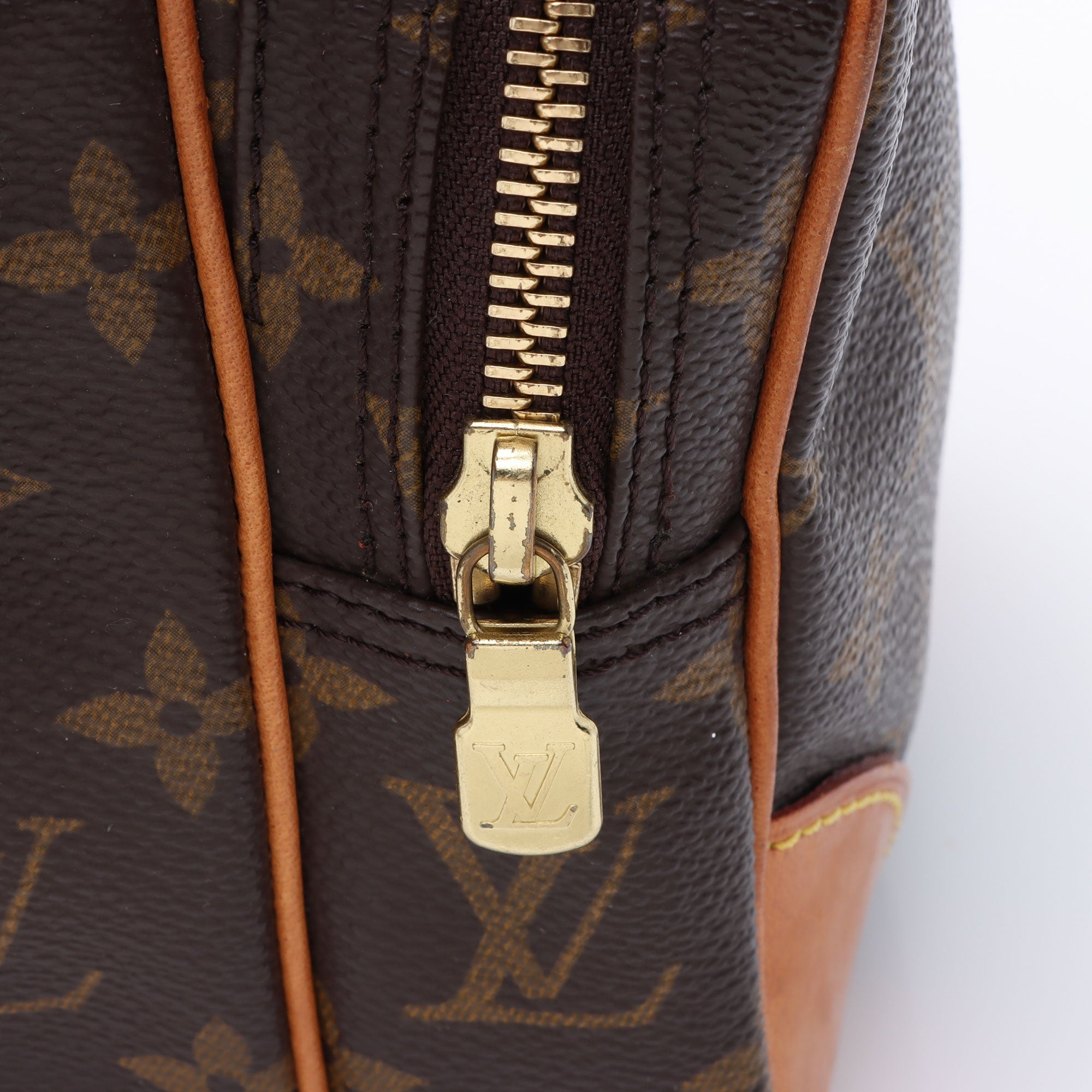 Louis Vuitton Vintage Monogram Canvas Amazone Shoulder Bag (SHF-ezCVUD) - Image 8