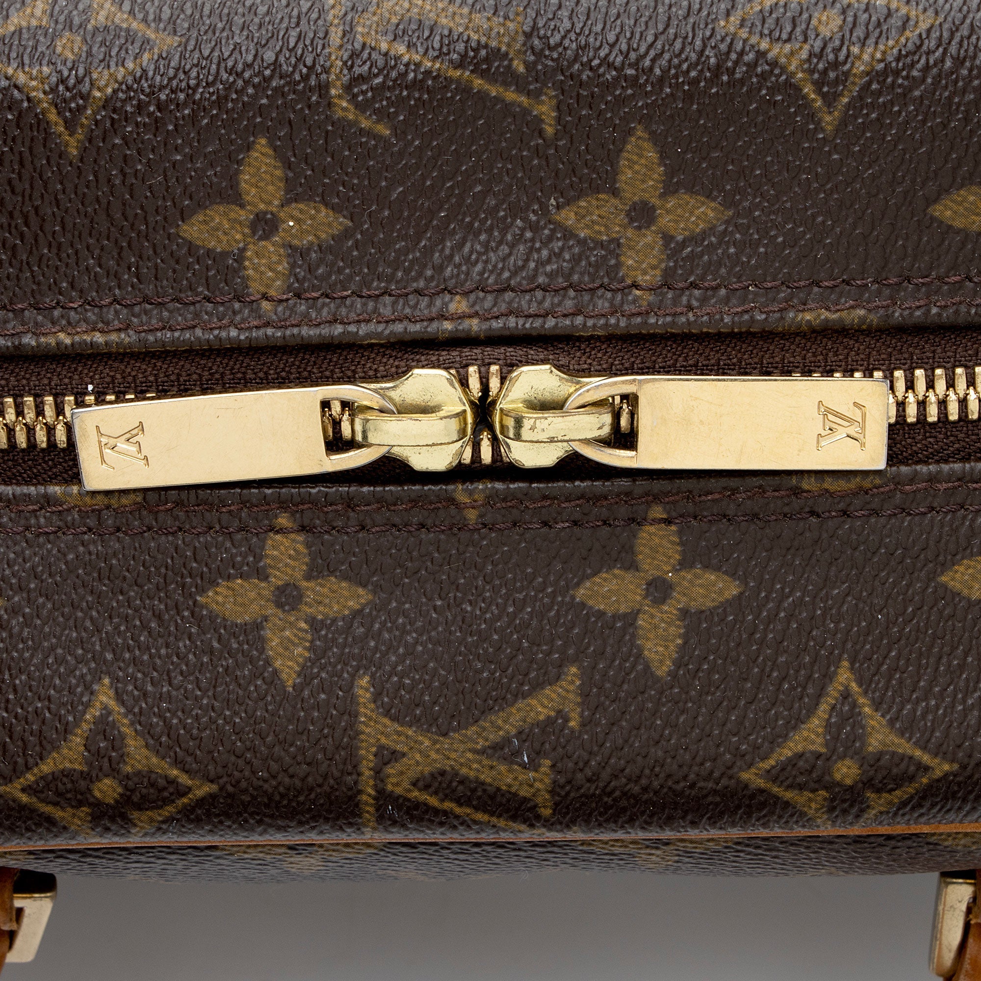 Louis Vuitton Vintage Monogram Canvas Cite MM Shoulder Bag (SHF-rVfRsp) - Image 8