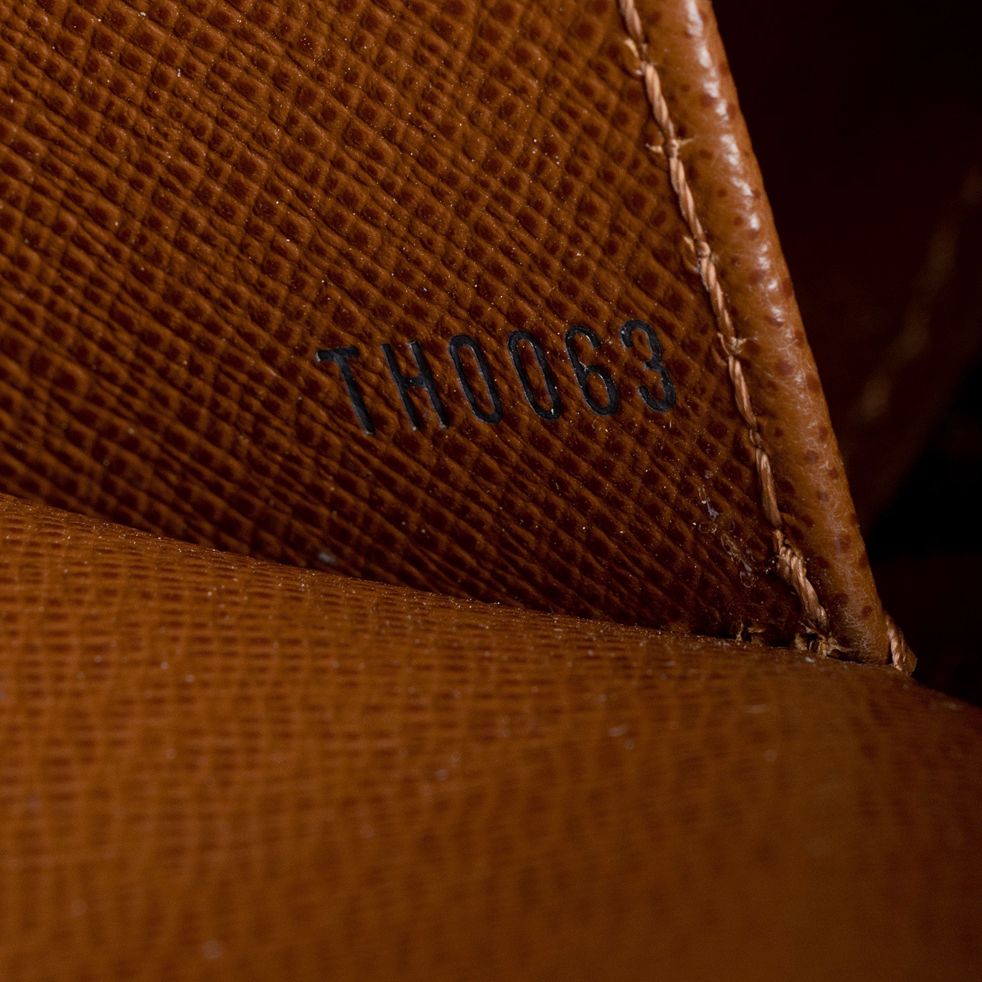 Louis Vuitton Vintage Monogram Canvas Cite MM Shoulder Bag (SHF-rVfRsp) - Image 5