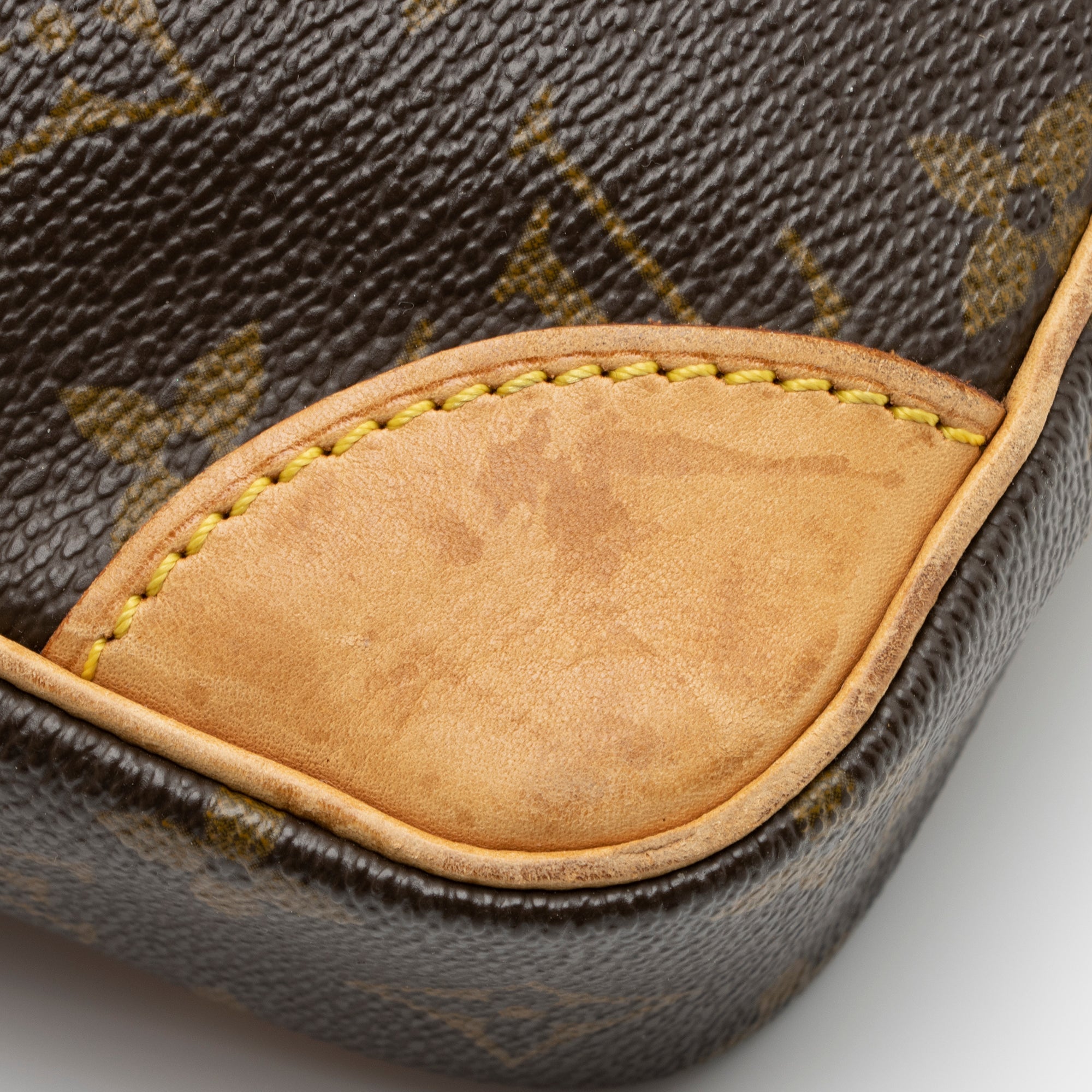 Louis Vuitton Vintage Monogram Canvas Danube Shoulder Bag (SHF-23753) - Image 10