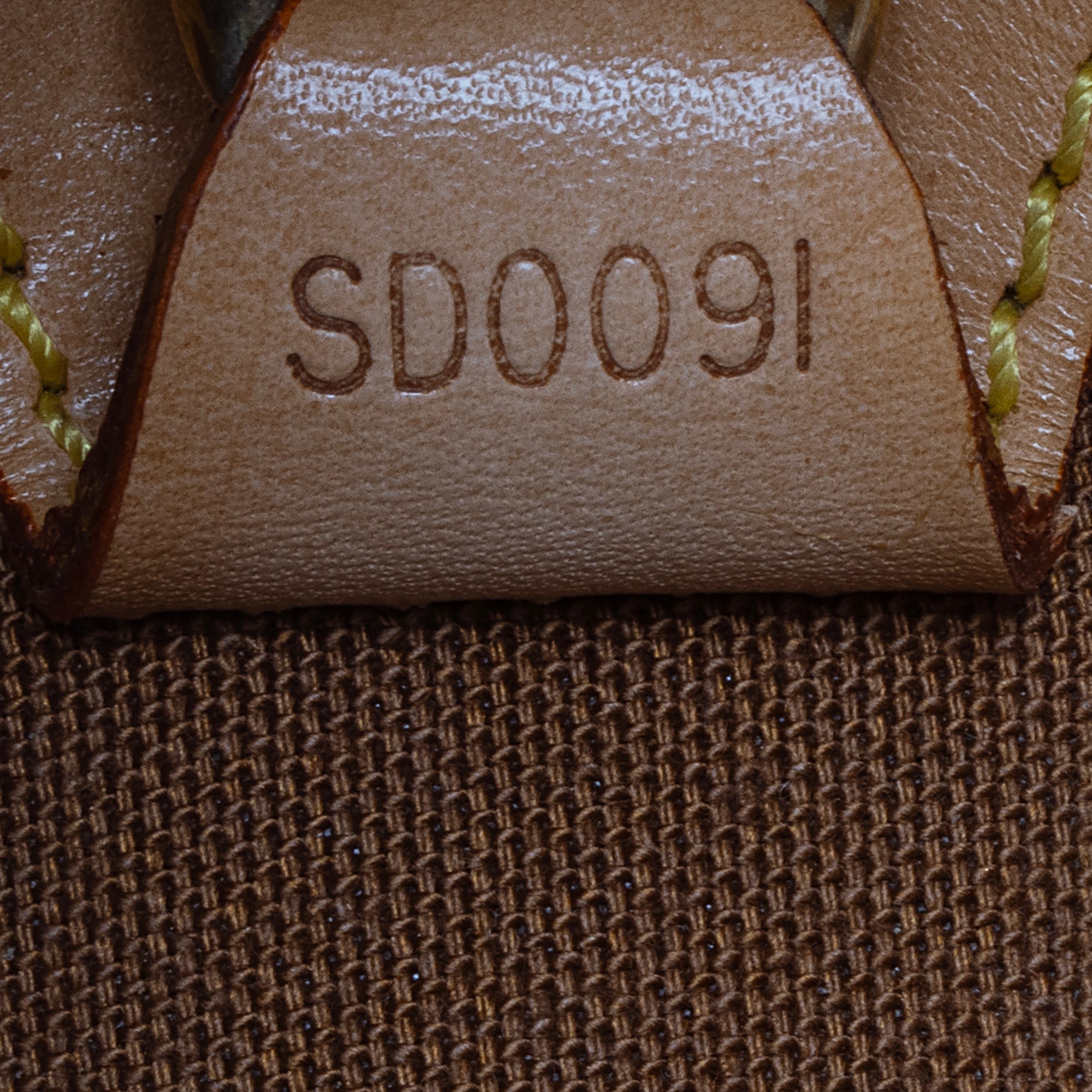 Louis Vuitton Vintage Monogram Canvas Ellipse PM Satchel (SHF-23155) - Image 5