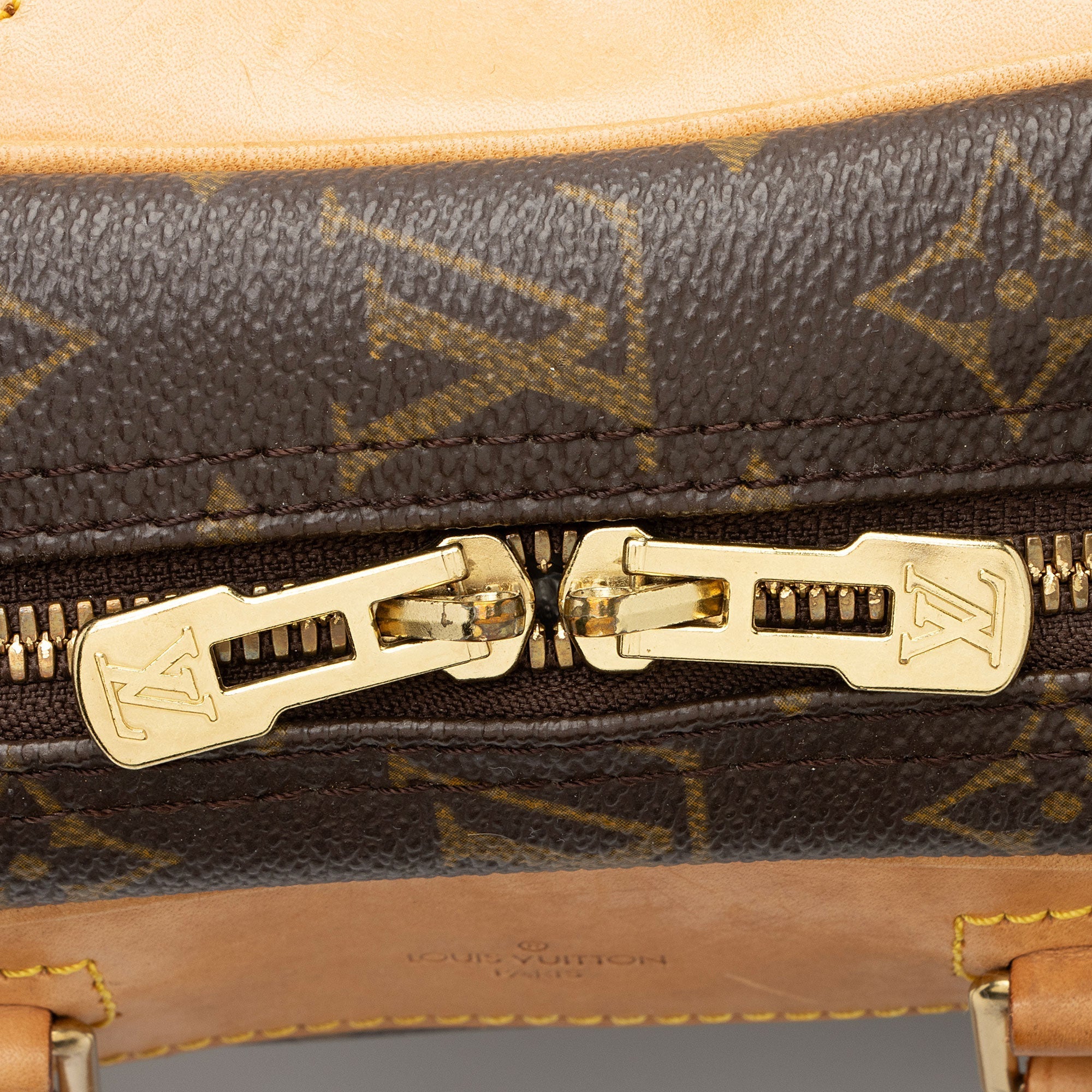 Louis Vuitton Vintage Monogram Canvas Excursion Tote (SHF-KMEXVf) - Image 9
