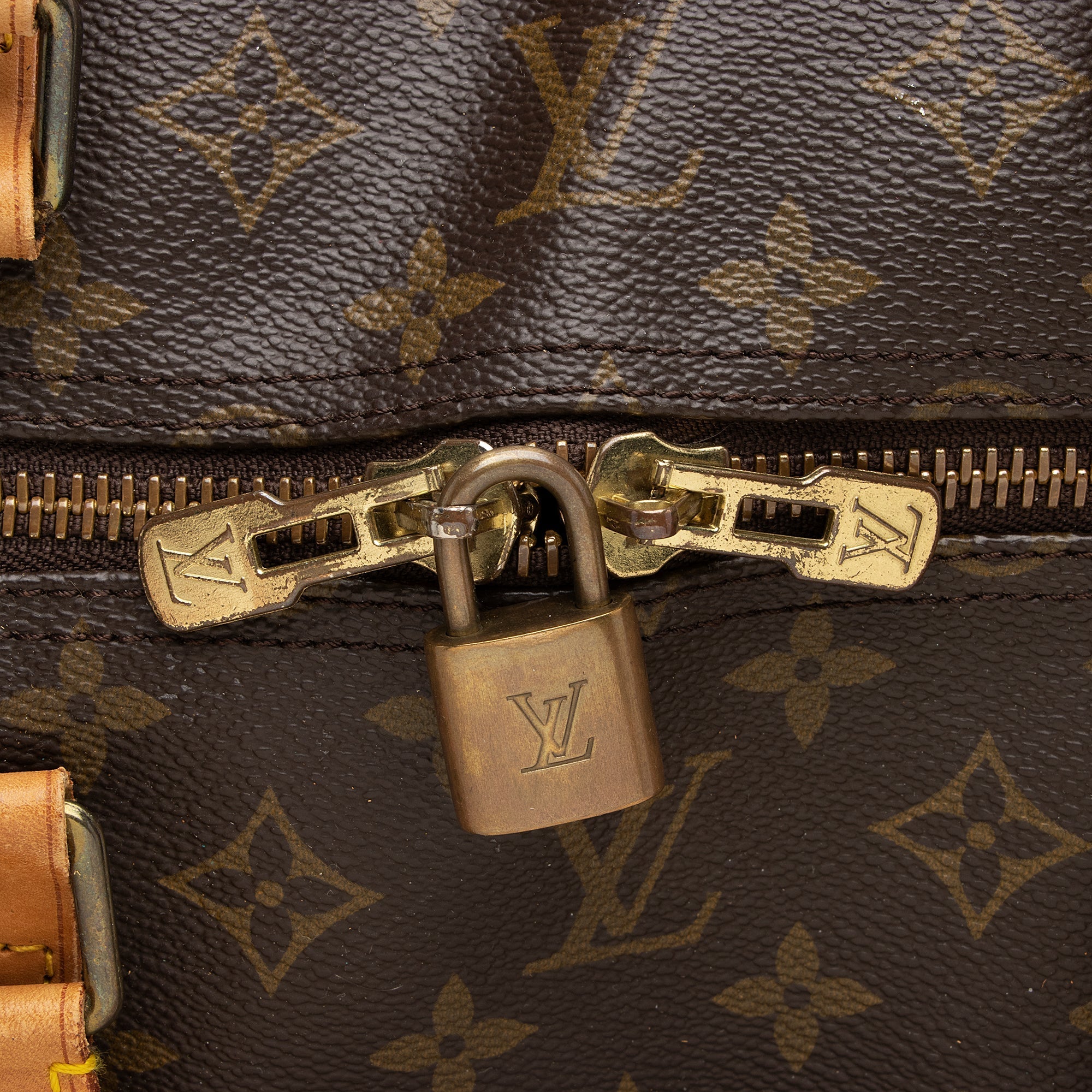 Louis Vuitton Vintage Monogram Canvas Keepall Bandouliere 60 Duffle Bag (SHF-3l2nxP) - Image 8