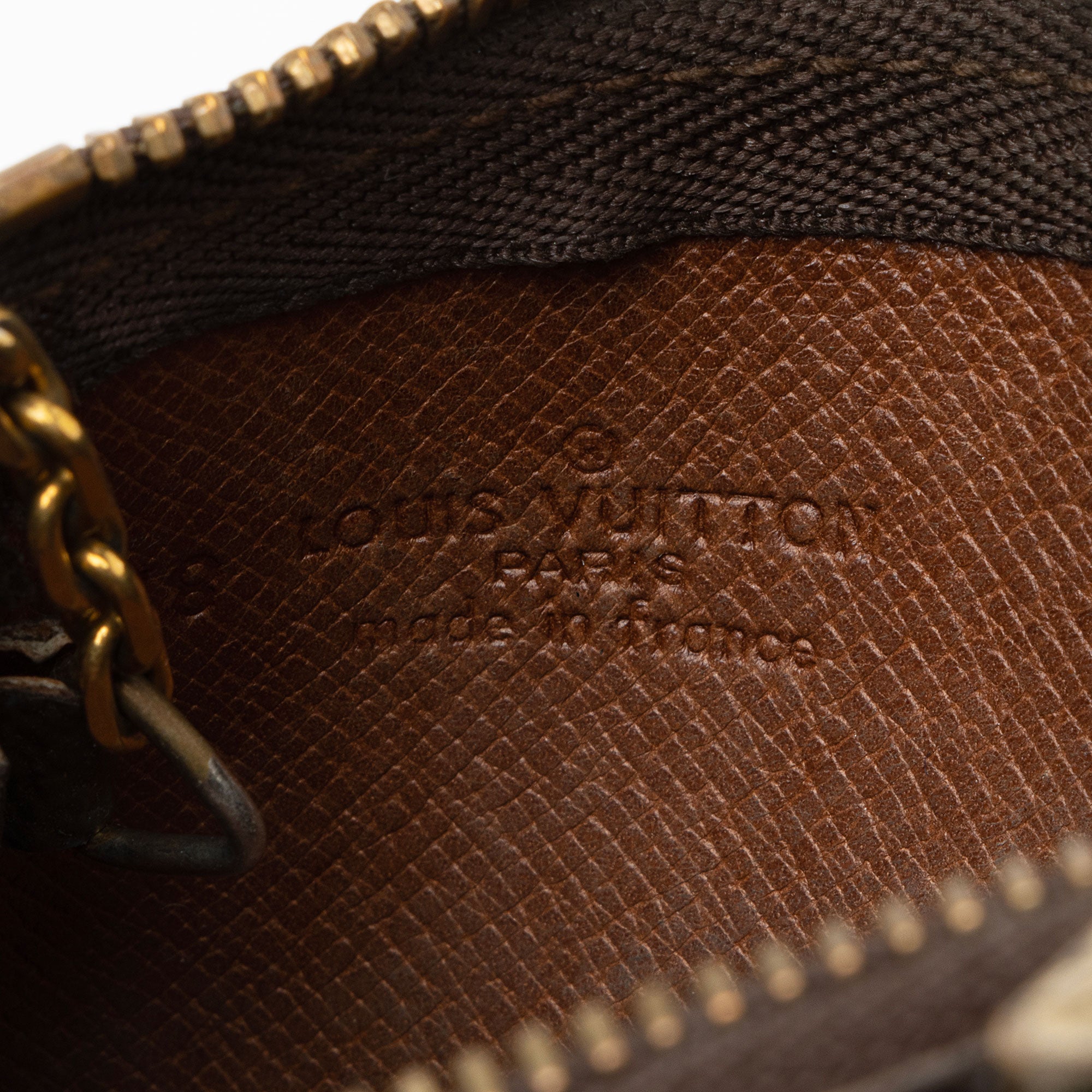 Louis Vuitton Vintage Monogram Canvas Key Pouch (SHF-to6iDK) - Image 5