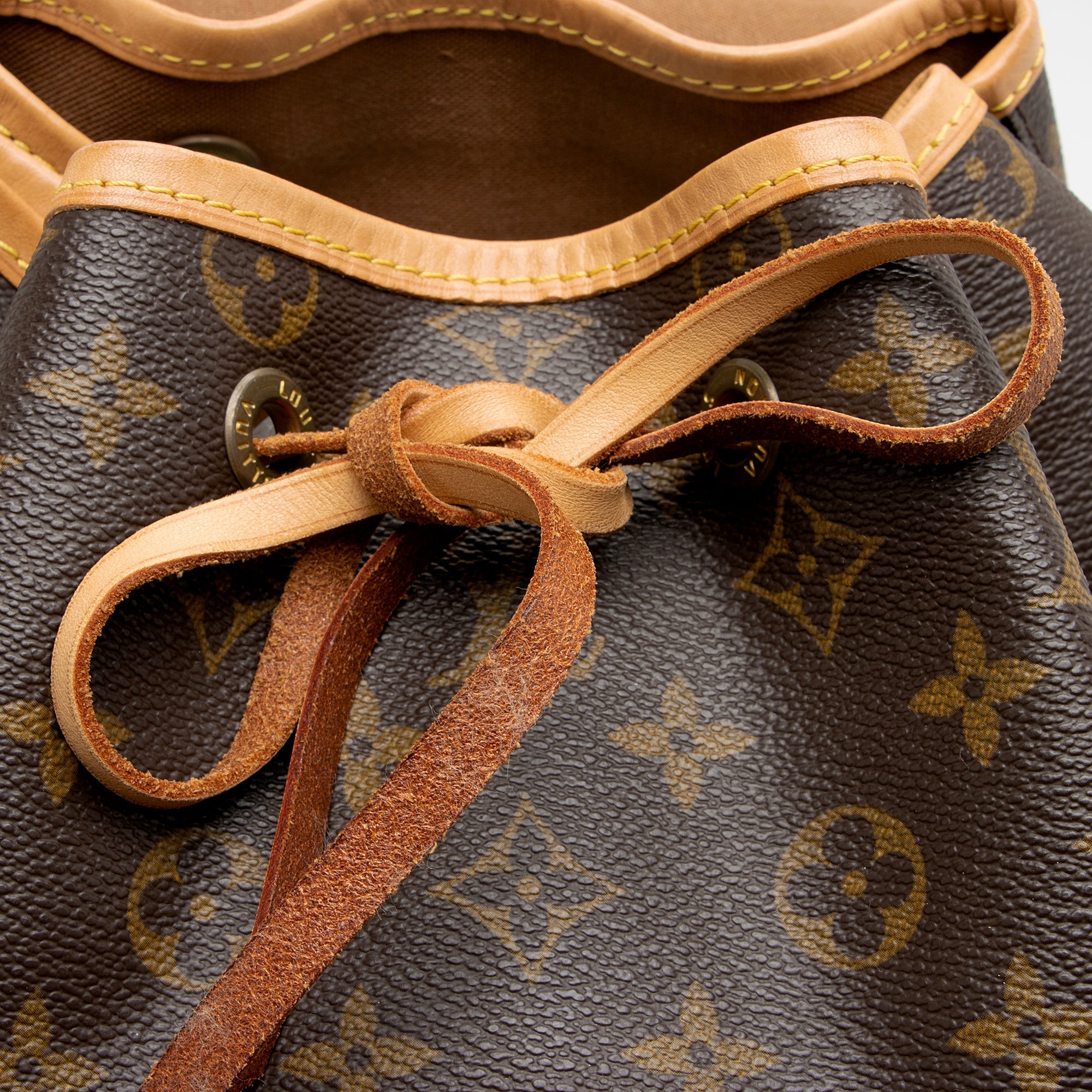 Louis Vuitton Vintage Monogram Canvas Montsouris GM Backpack (SHF-8bZl8J) - Image 9