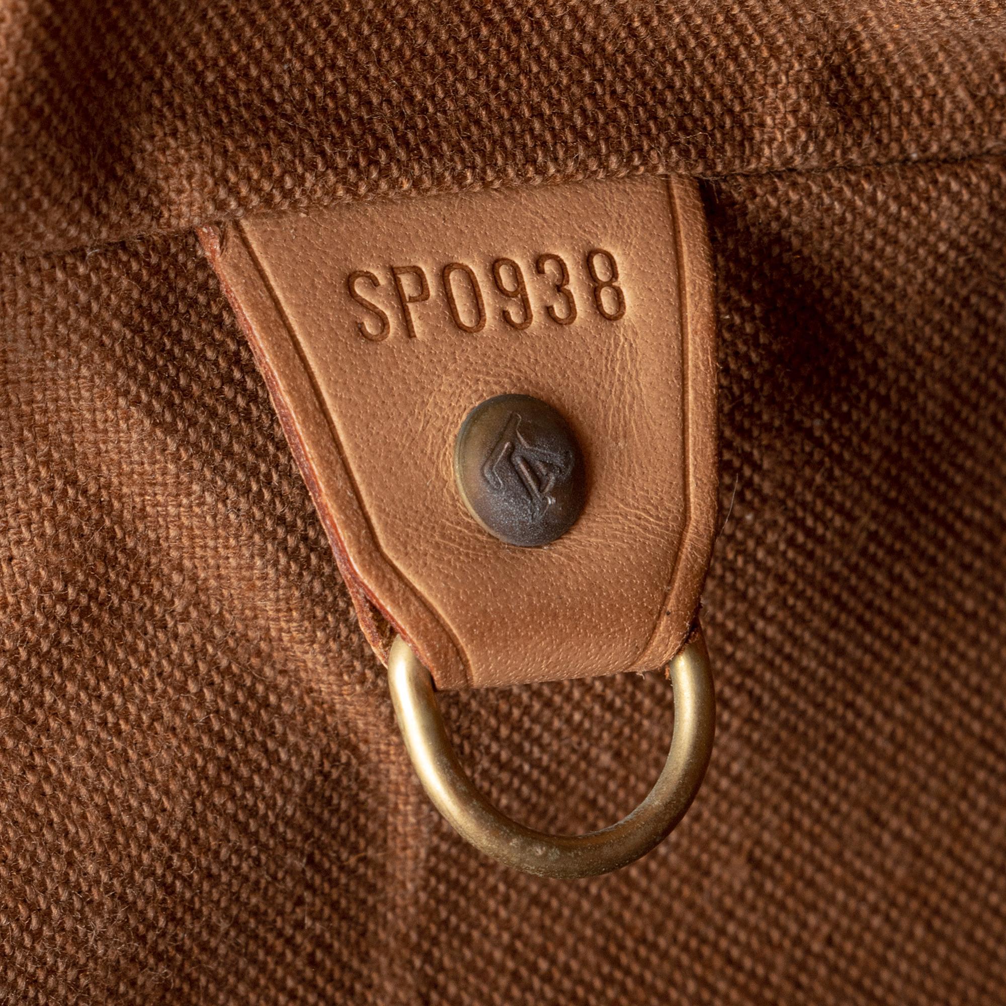 Louis Vuitton Vintage Monogram Canvas Montsouris MM Backpack (SHF-sThgs4) - Image 5