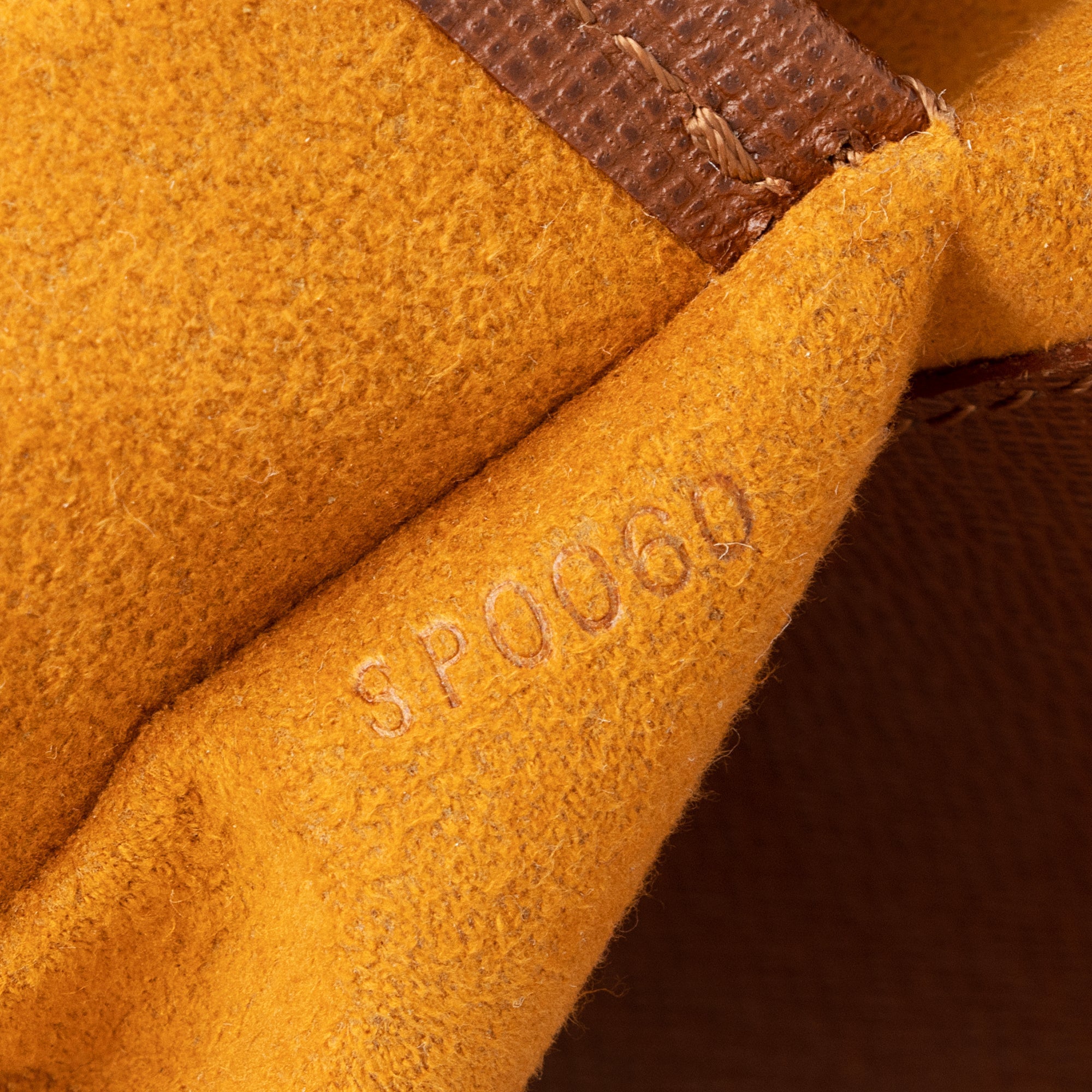 Louis Vuitton Vintage Monogram Canvas Musette Tango Shoulder Bag (SHF-cHKeIi) - Image 5