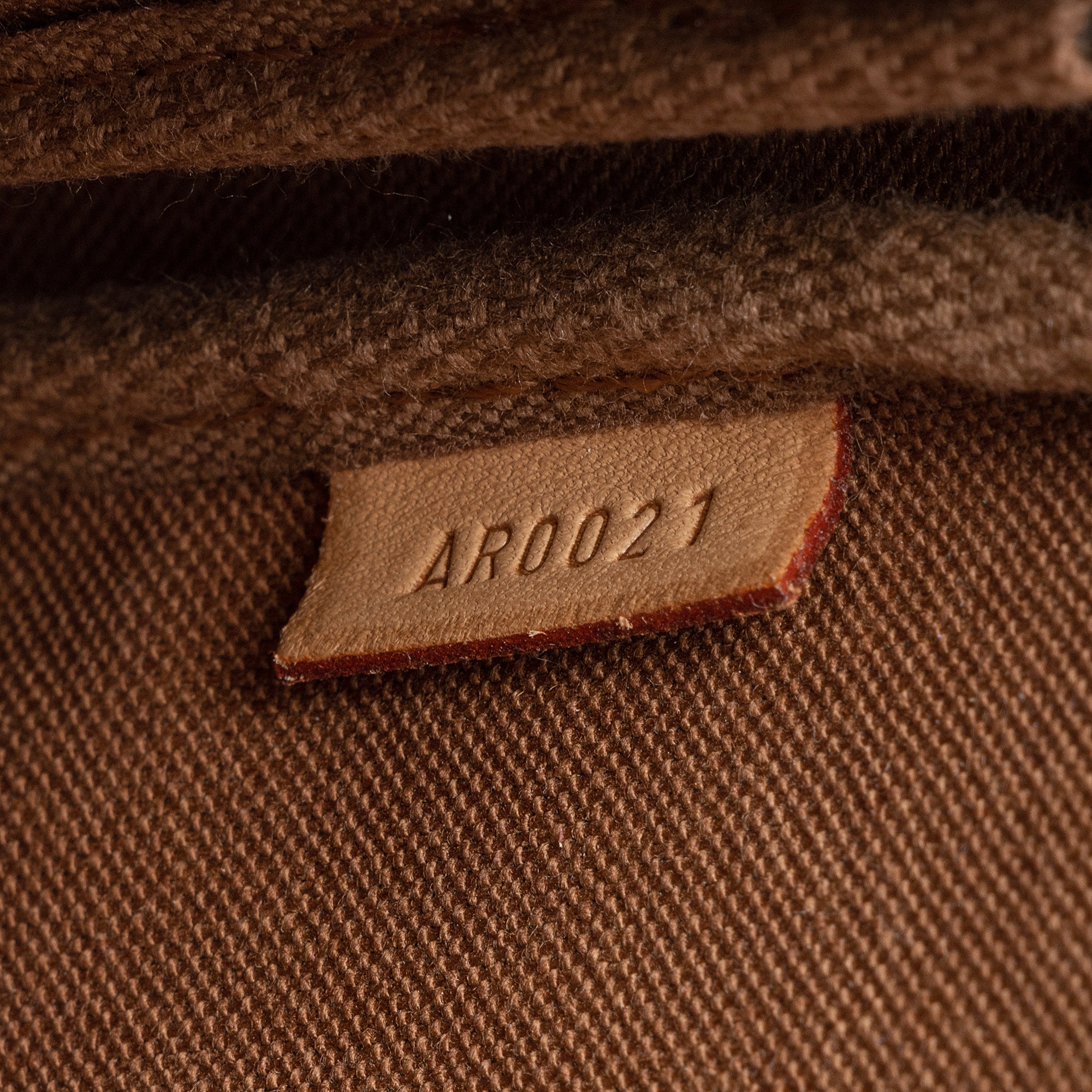 Louis Vuitton Vintage Monogram Canvas Pochette Accessoires (SHF-K4un5E) - Image 5