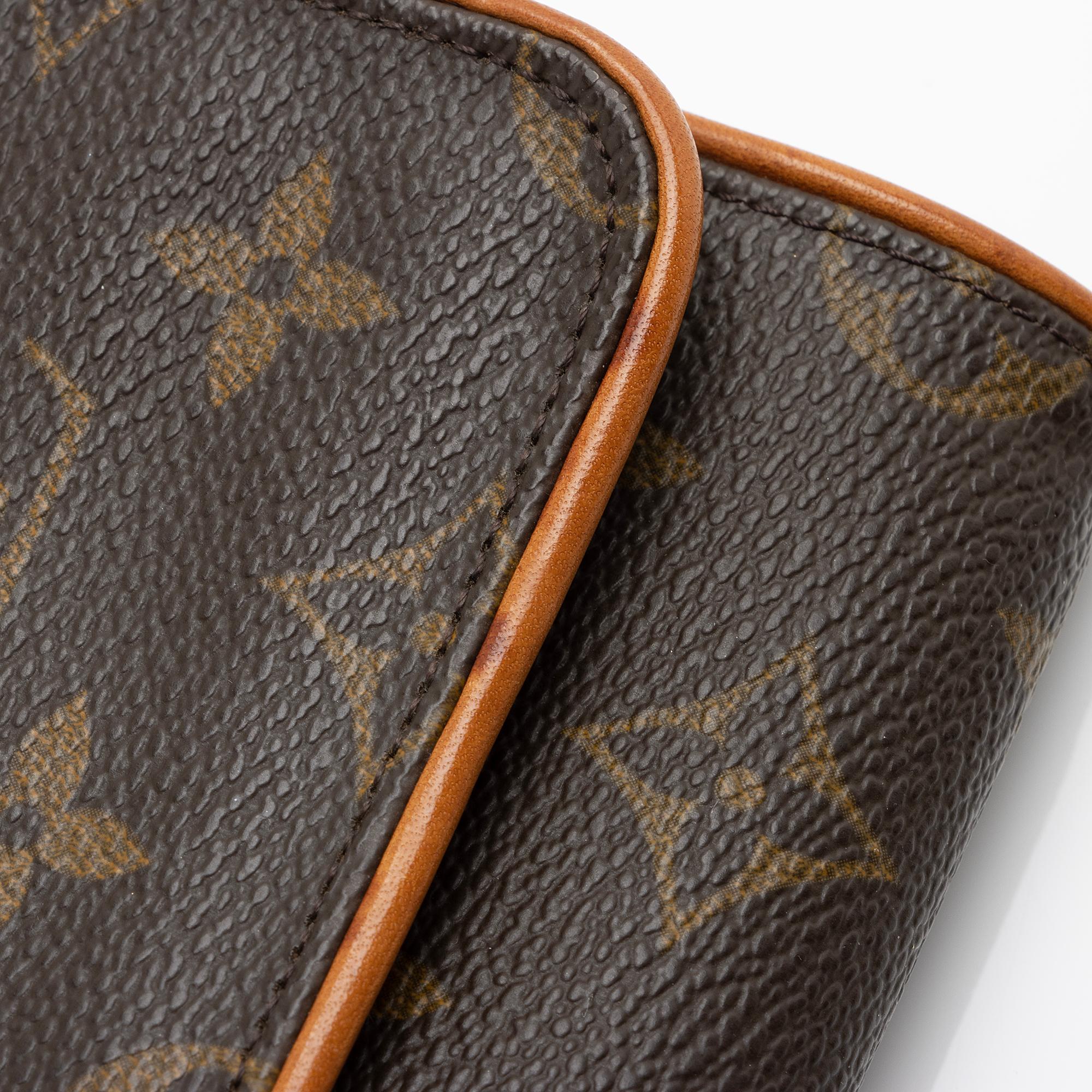 Louis Vuitton Vintage Monogram Canvas Pochette Twin GM Shoulder Bag (SHF-iI4YGp) - Image 10