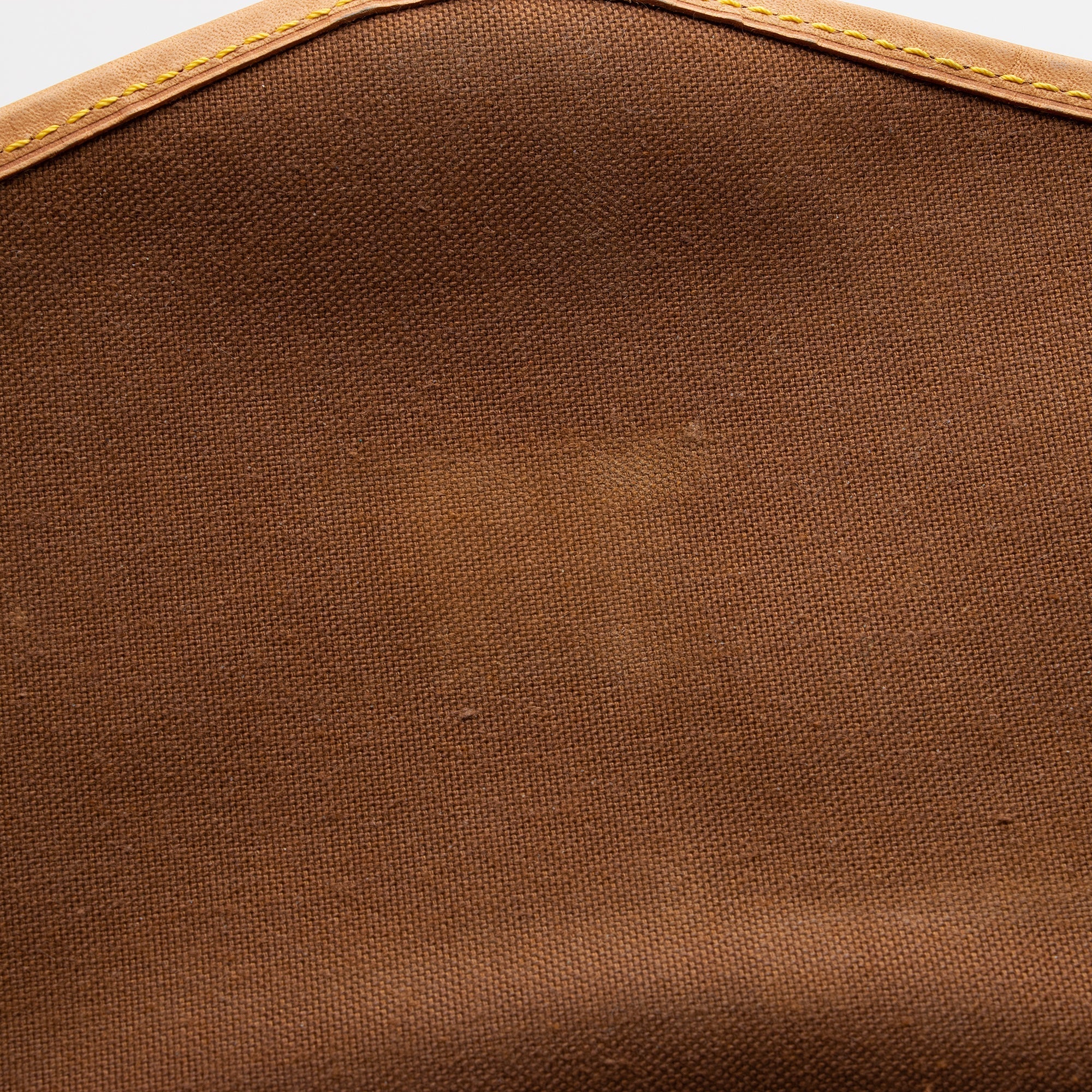 Louis Vuitton Vintage Monogram Canvas Saumur 35 Messenger Bag (SHF-sIW7oS) - Image 10