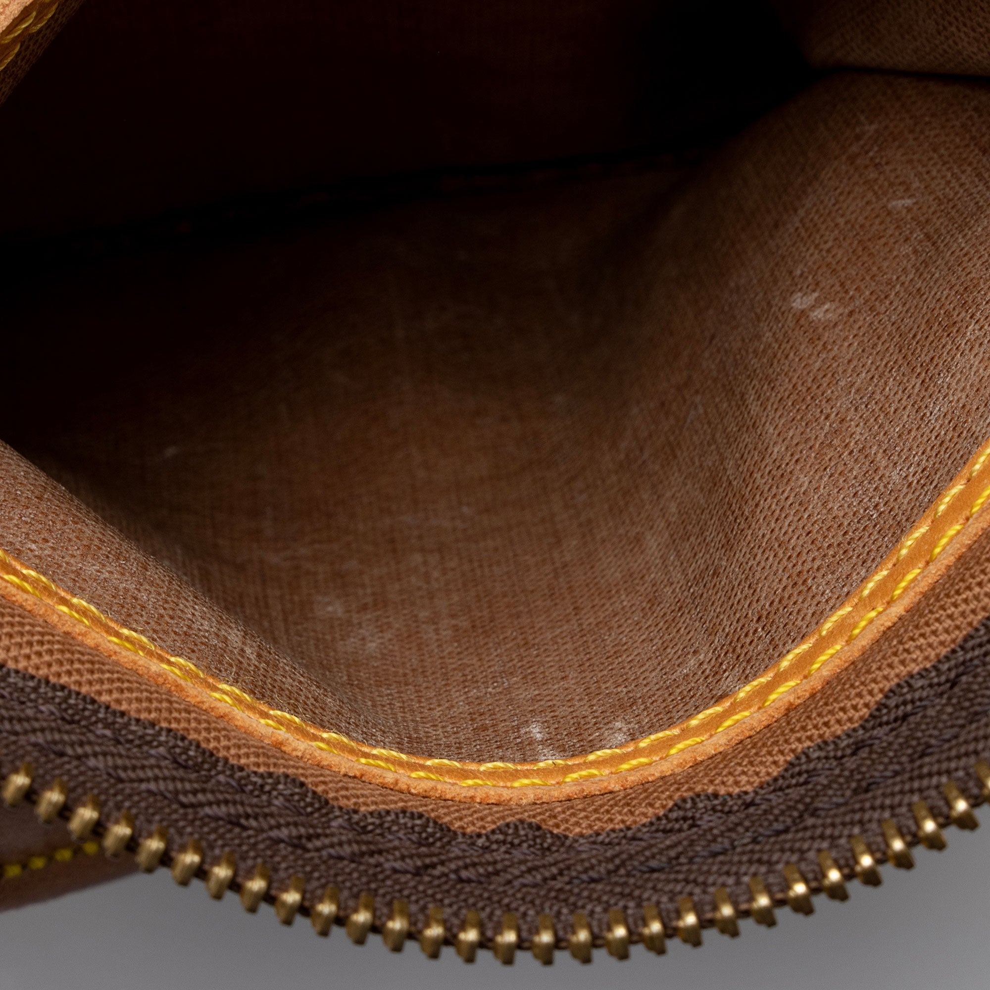 Louis Vuitton Vintage Monogram Canvas Speedy 35 Satchel (SHF-iS1dlK) - Image 10