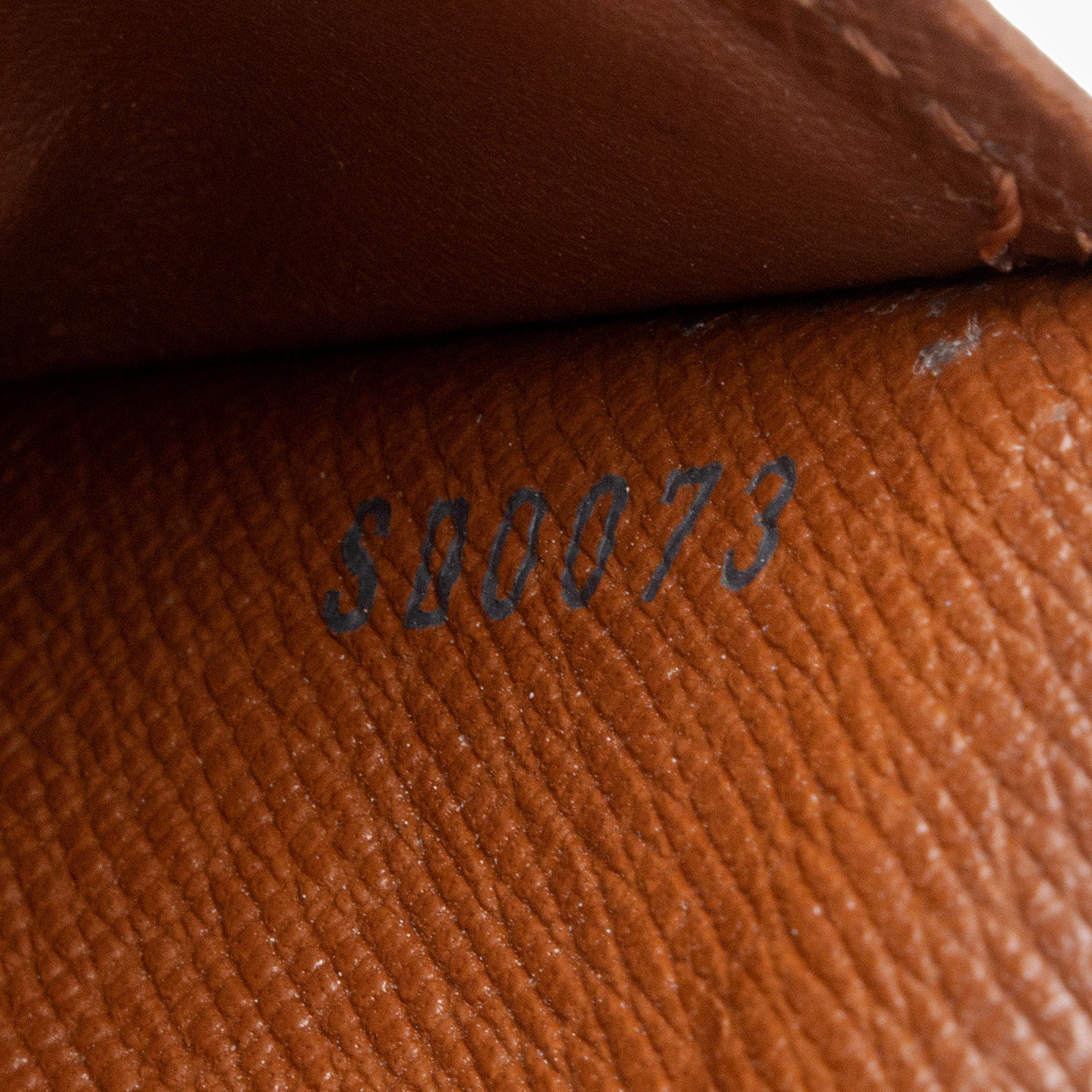 Louis Vuitton Vintage Monogram Canvas Zipped Compact Wallet (SHF-l3w9oX) - Image 3