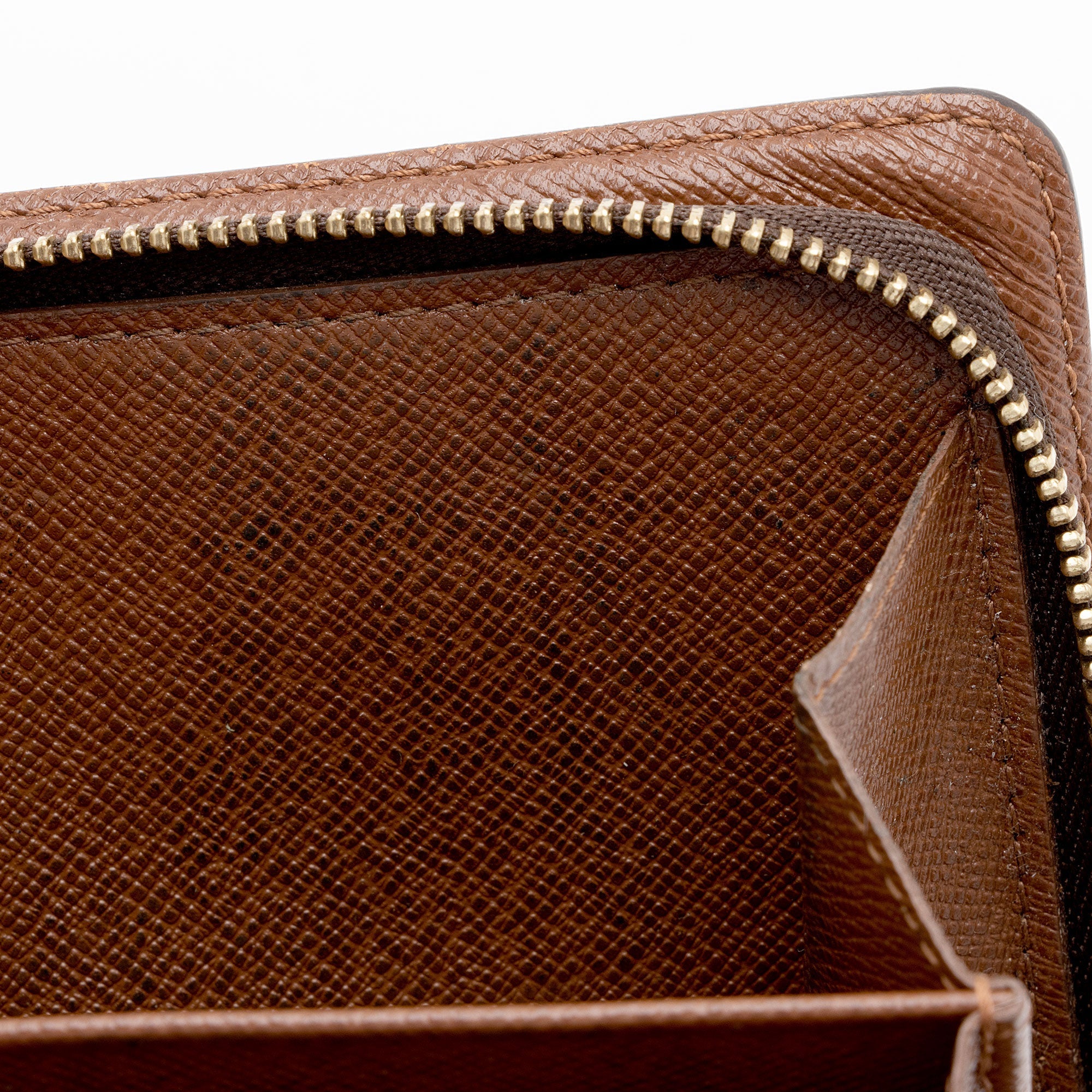 Louis Vuitton Vintage Monogram Canvas Zipped Compact Wallet (SHF-l3w9oX) - Image 10