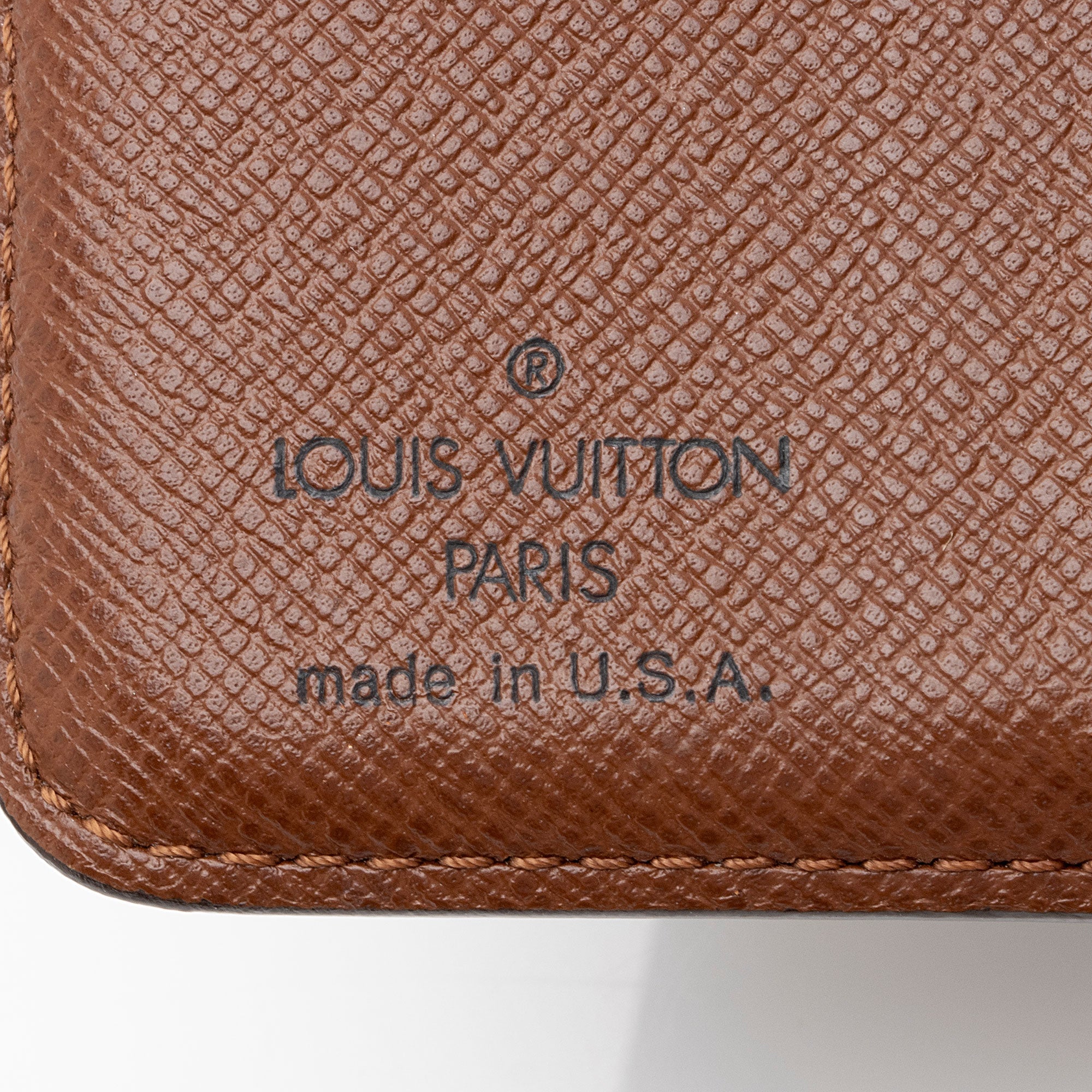 Louis Vuitton Vintage Monogram Canvas Zipped Compact Wallet (SHF-l3w9oX) - Image 6