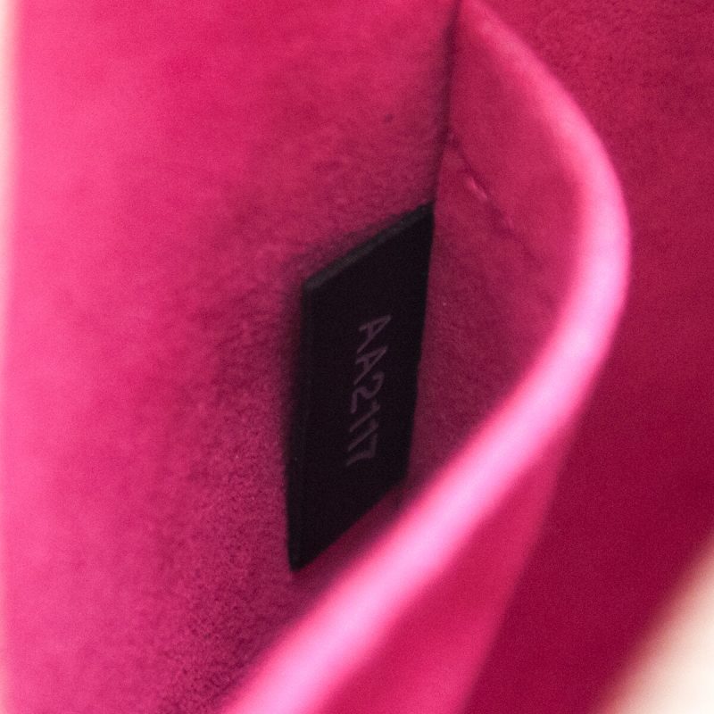Louis Vuitton Black & Hot Pink Epi Saint Cloud NM - Image 10