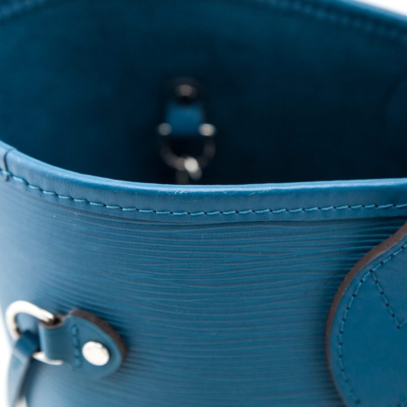 Louis Vuitton Cyan Epi Zippy Wallet - Image 9