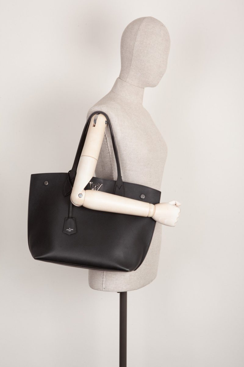 LOUIS VUITTON Lockme Go Tote Bag Leather Black