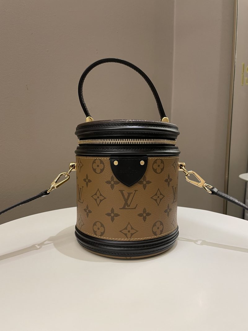 LOUIS VUITTON Cannes Monogram Vernis - Red