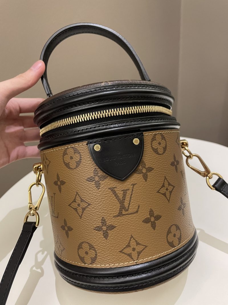 LOUIS VUITTON Cannes Monogram Vernis - Red - Image 2