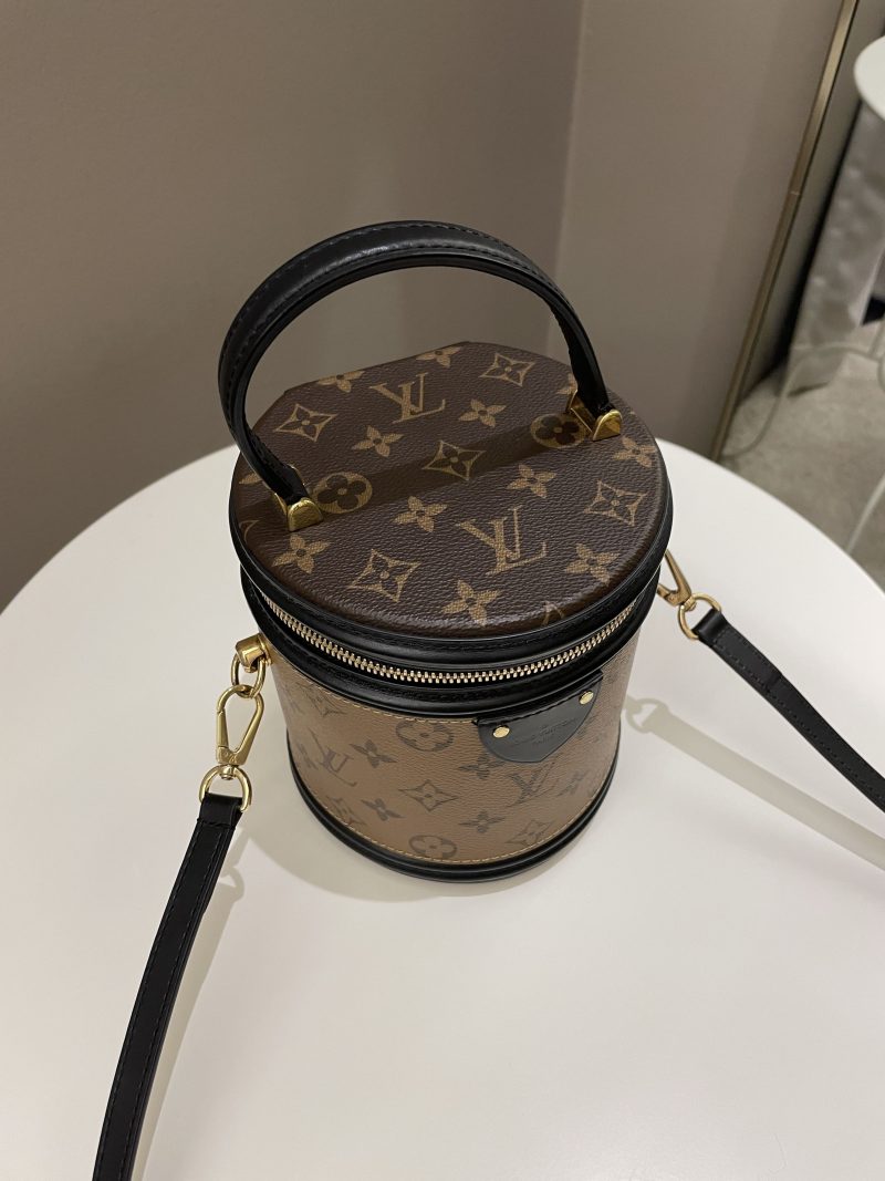 LOUIS VUITTON Cannes Monogram Vernis - Red - Image 3