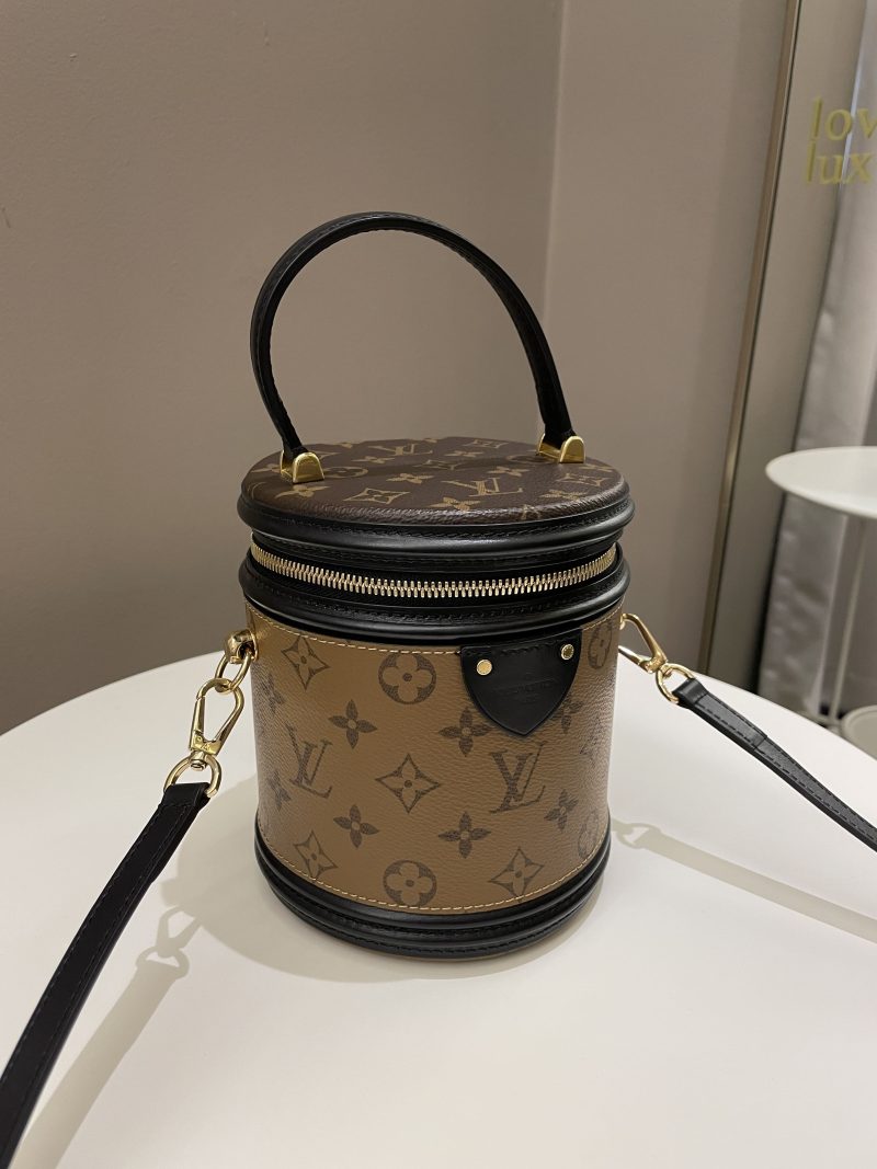 LOUIS VUITTON Cannes Monogram Vernis - Red - Image 4