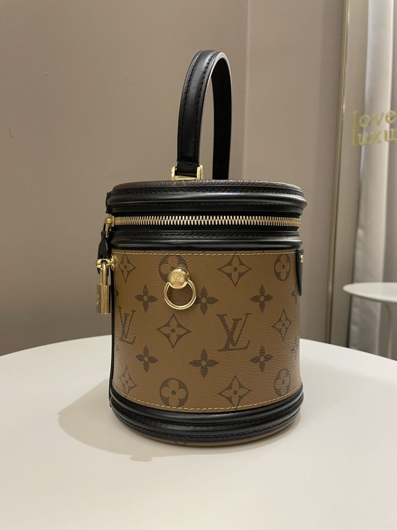 LOUIS VUITTON Cannes Monogram Vernis - Red - Image 8