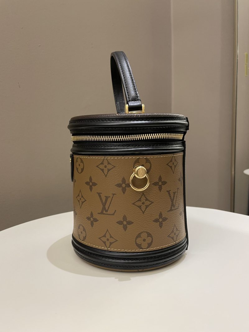 LOUIS VUITTON Cannes Monogram Vernis - Red - Image 9