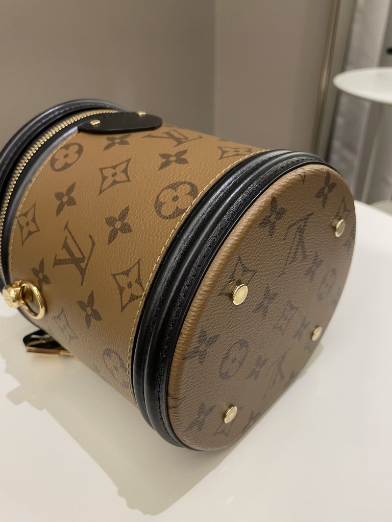 LOUIS VUITTON Cannes Monogram Vernis - Red - Image 11