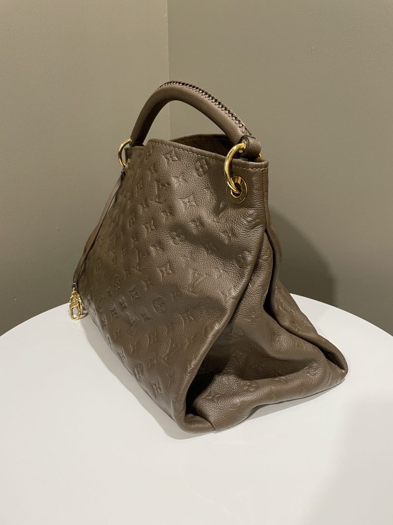 Louis Vuitton ArtsyLeather Shoulder Bag () - Image 4