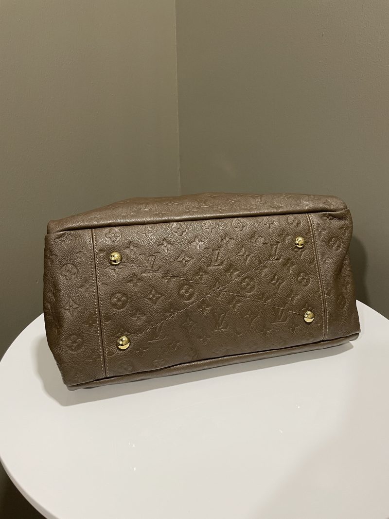 Louis Vuitton ArtsyLeather Shoulder Bag () - Image 6