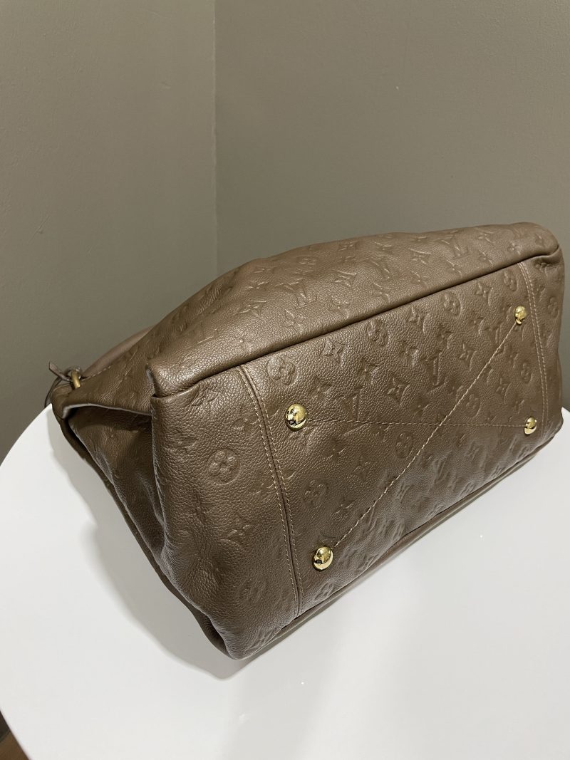 Louis Vuitton ArtsyLeather Shoulder Bag () - Image 7