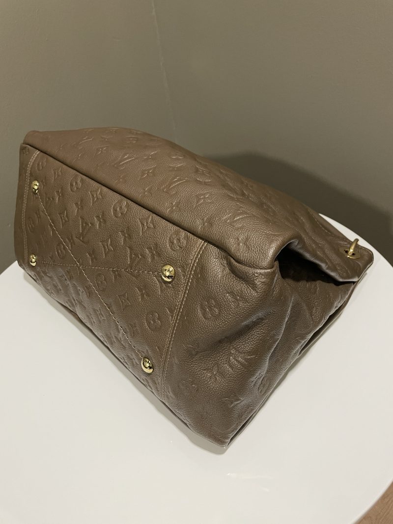 Louis Vuitton ArtsyLeather Shoulder Bag () - Image 8