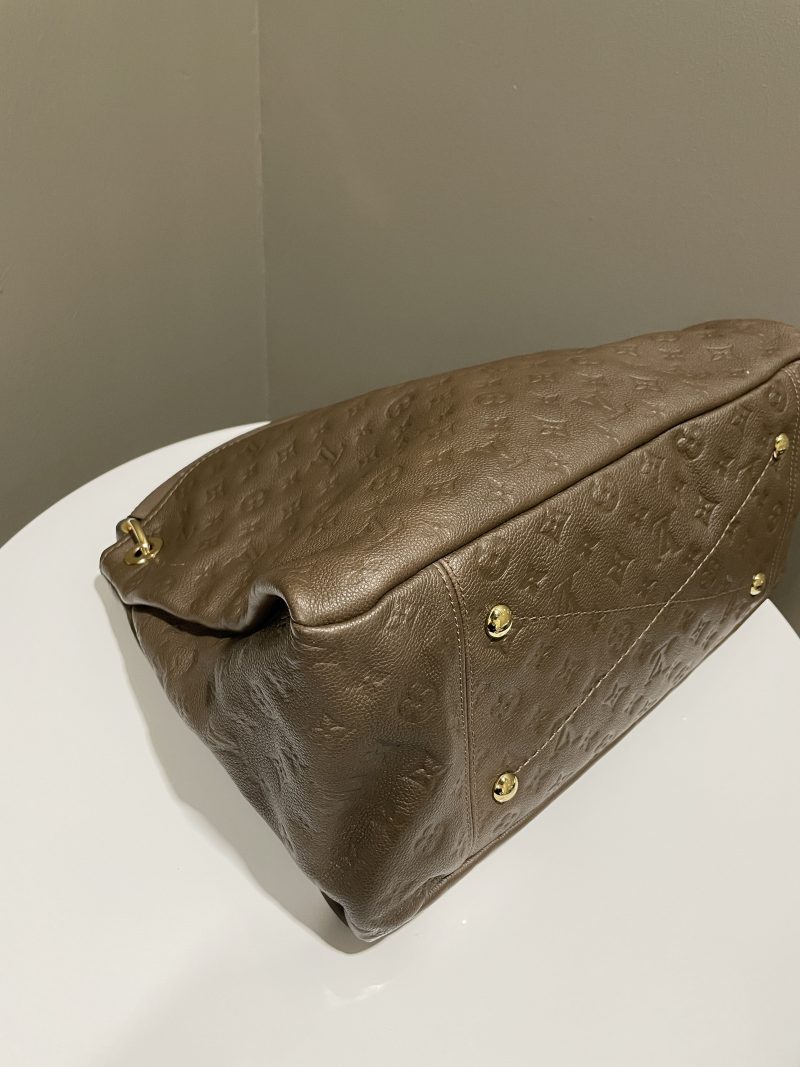Louis Vuitton ArtsyLeather Shoulder Bag () - Image 9