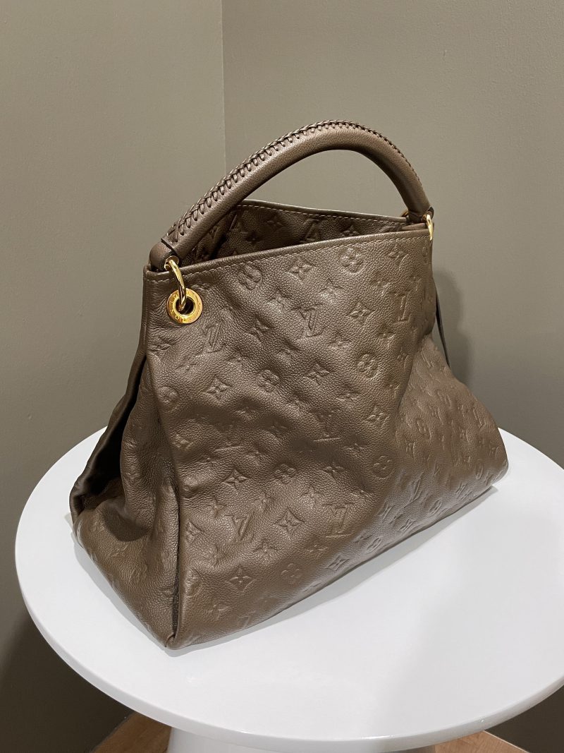 Louis Vuitton ArtsyLeather Shoulder Bag () - Image 13
