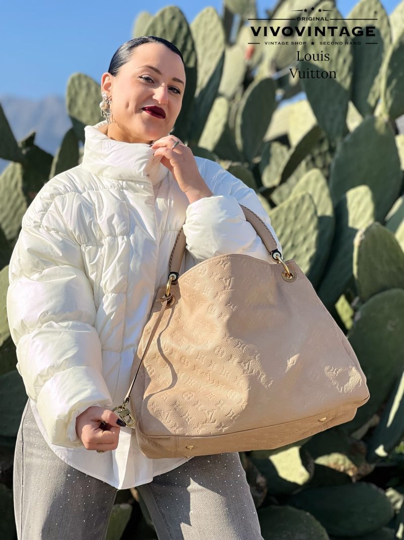 Louis Vuitton Artsy MM Bag - Image 2