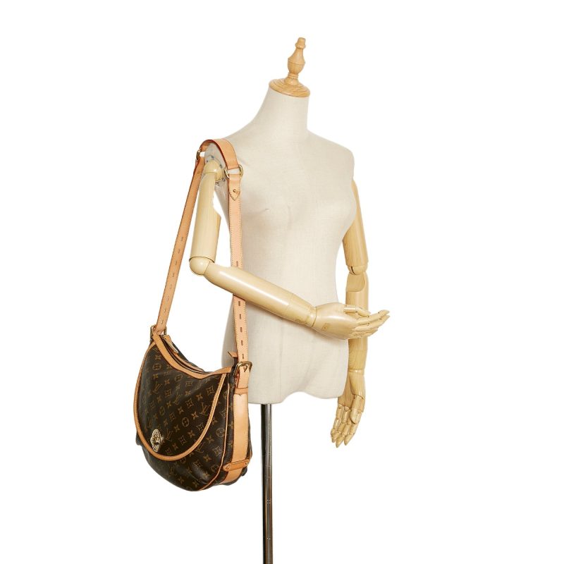 Louis Vuitton Tulum GM Monogram Canvas - Image 9