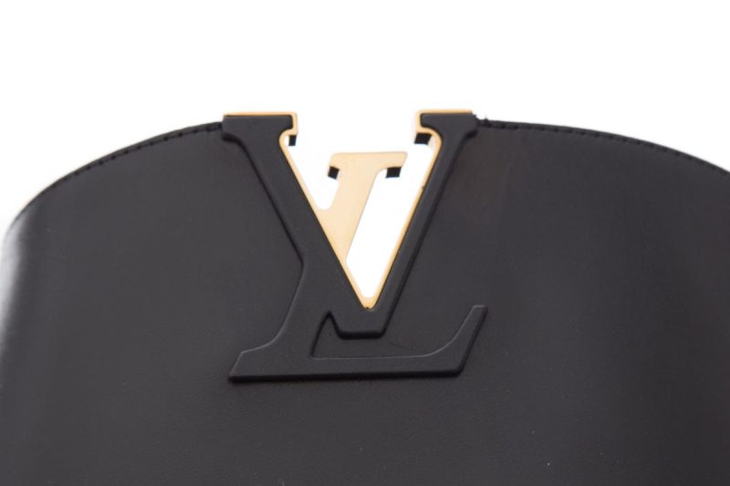 Louis Vuitton Black Leather V Flap Medium Shoulder Bag - Image 7
