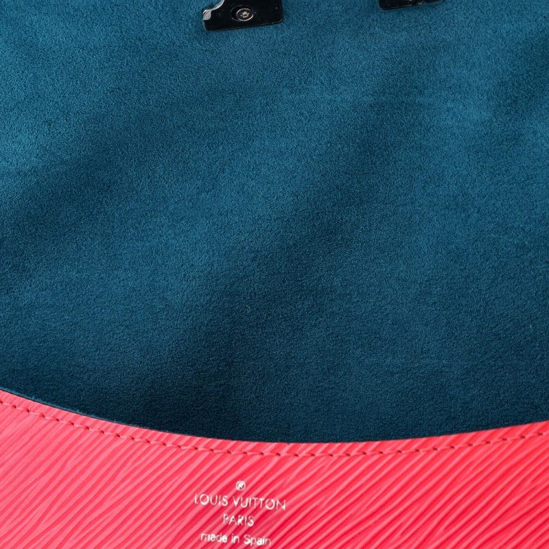 LOUIS VUITTON Buci Crossbody Bag Epi Quarz - Image 6