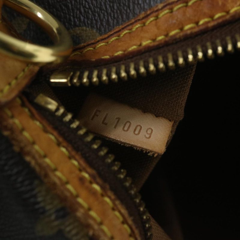 Louis Vuitton BosphoreCanvas Handbag () - Image 6