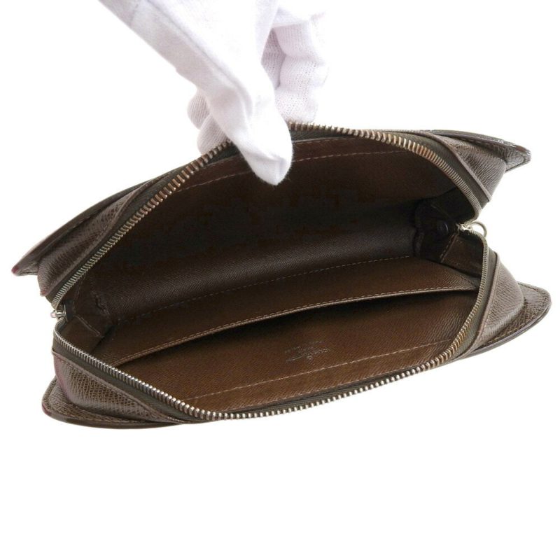 Louis Vuitton BaikalLeather Clutch Bag () - Image 4