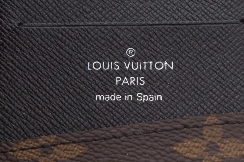 Louis Vuitton Brown & Black Monogram Messenger Bag - Image 6