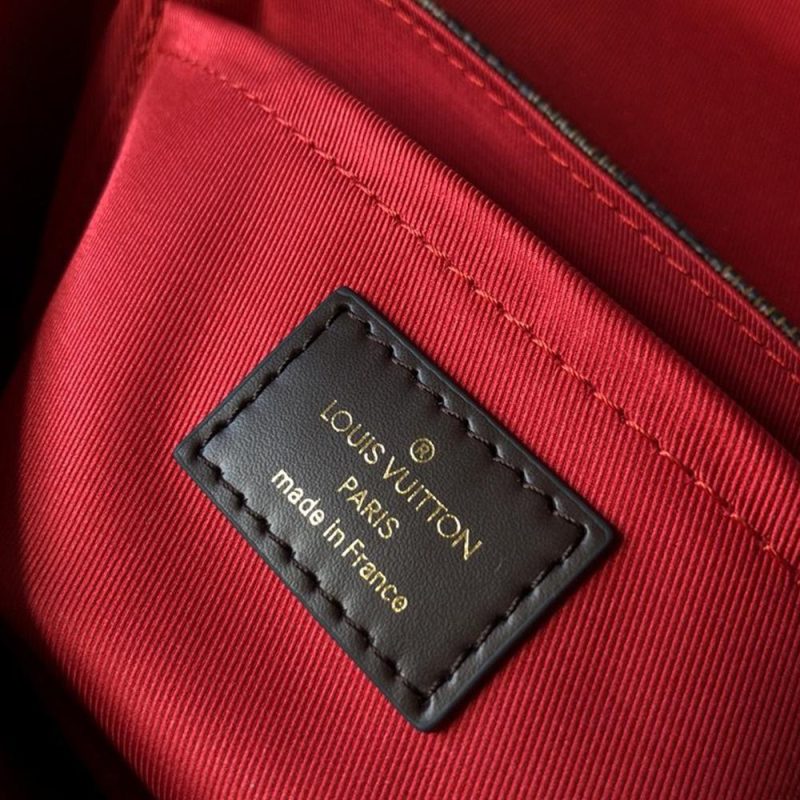 Louis Vuitton CroisetteLeather Shoulder Bag () - Image 7