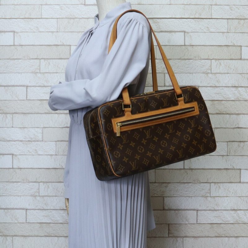 Louis Vuitton CitéCanvas Shoulder Bag () - Image 6